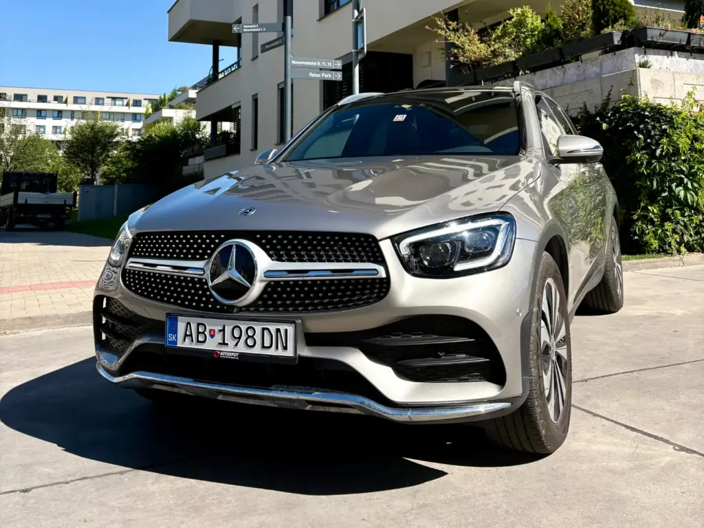 Mercedes-Benz GLC AMG Line — prenájom a zážitková jazda | LuxMotion.sk